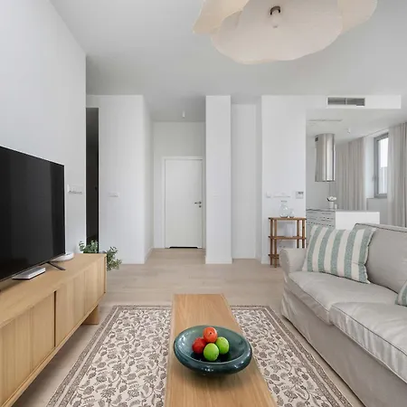 Przestronny Z Tarasem I Parkingiem By Renters Restige *