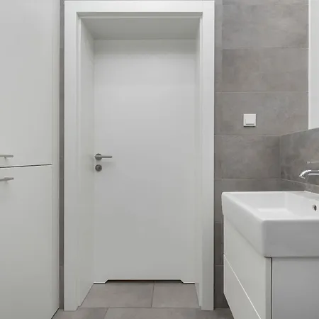 Przestronny Z Tarasem I Parkingiem By Renters Restige *